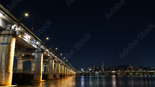 Fototapeta Naklejka Na Ścianę i Meble -  Night view of the Bridge in Han-River.