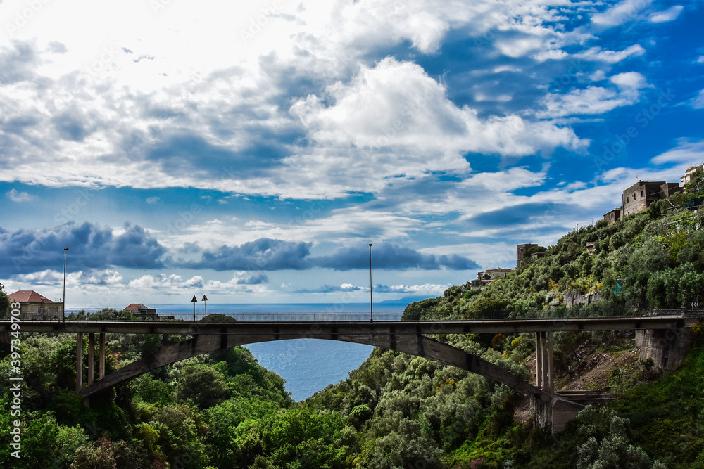 ponte nuvole