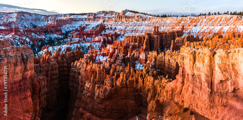Inspiration Point and Hoodoos of Silent City From Sunset Point, Bryce Canyon National Park, Utah, USA