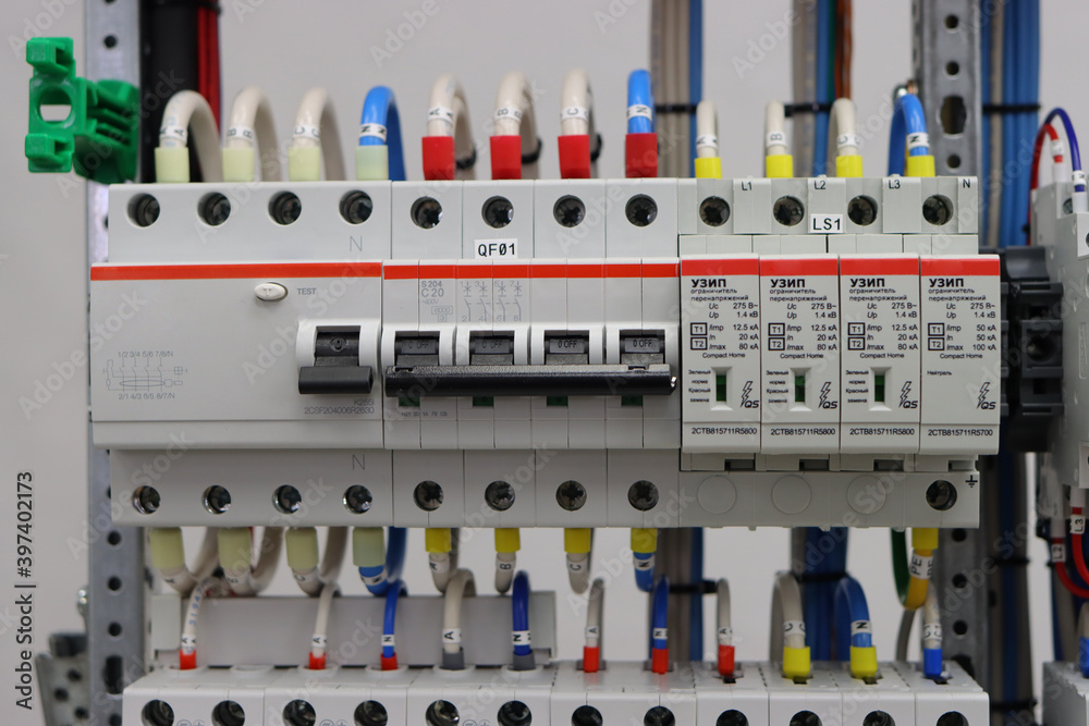 Connection of automatic protection devices in electrical panels