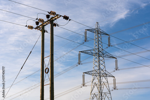 Obraz na plátně Examples of two overhead electricity pylons