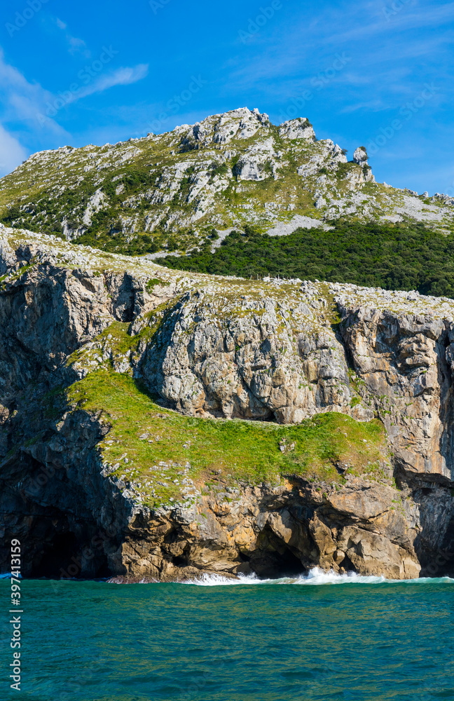 Candina Mountain, Candina Mountain,