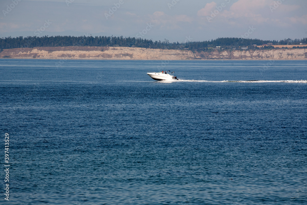 Obraz premium motor boat on the sea
