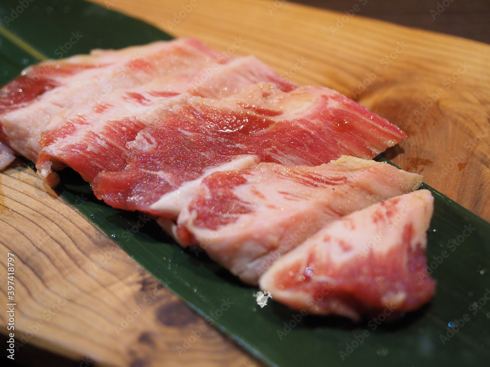 Fototapeta premium 黒毛和牛焼肉（カルビ）