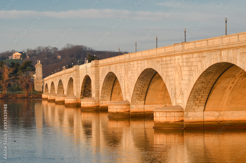 Naklejka premium Memorial Bridge over Potomac River - Washington D.C. United States of America