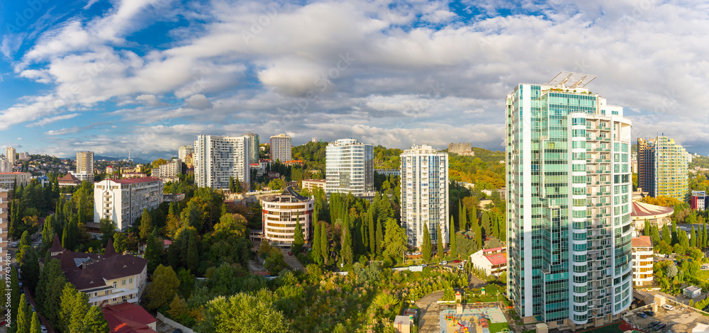 Obraz premium Beautiful modern cityscape at summer time