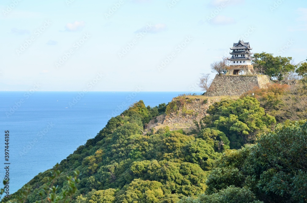 洲本城跡 天守閣と紀淡海峡 洲本城跡 天守閣と紀淡海峡