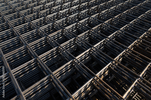 The rebar is bonded with steel wire for use as a construction infrastructure. Which part of the rebar has rusted due to chemical reactions.