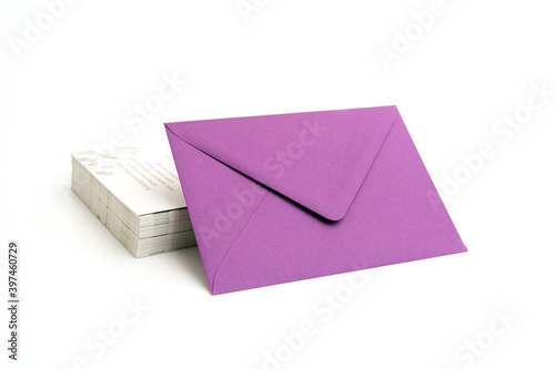Papierumschlag, Briefumschlag, Farbe lila violett