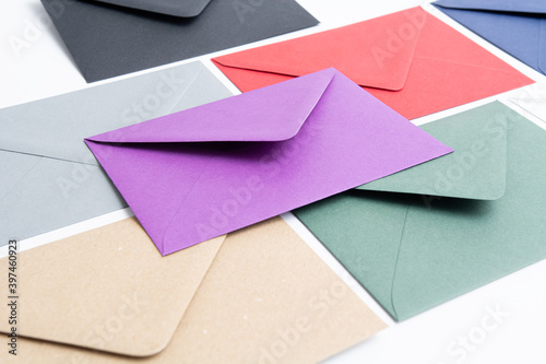 Papierumschlag farbig mix, Briefumschlag, Farbe lila, violett