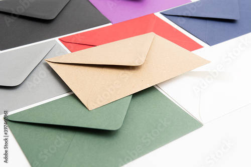 Papierumschlag farbig mix, Briefumschlag, Farbe kraftpapier, kraft