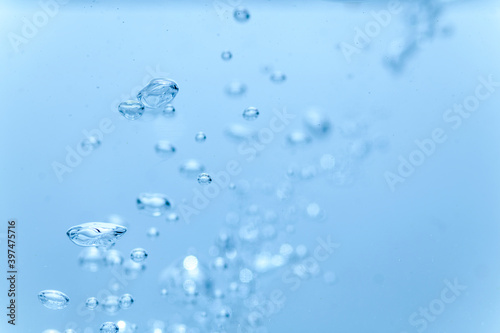 水中を漂う気泡
