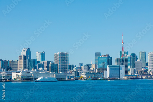 東京タワーとビル群 レインボーブリッチより