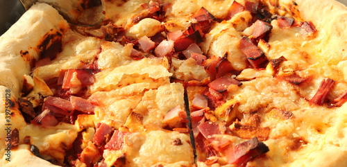 Pizza with Ham and cheese