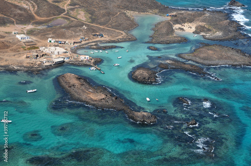 Fotografía aérea de la Caleta de Rasca en la isla de Lobos, Canarias, España