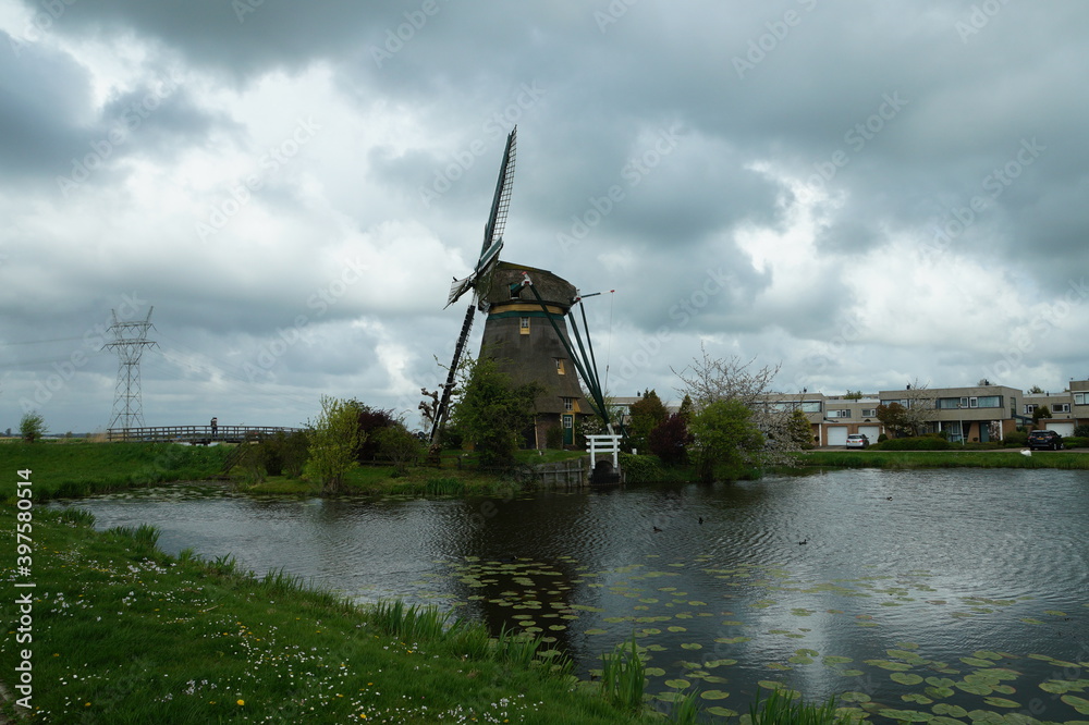 Fototapeta premium Zijlaan Mill, Zijllaanmolen, Windmill in Leiderdorp, Netherlands, April 2017 