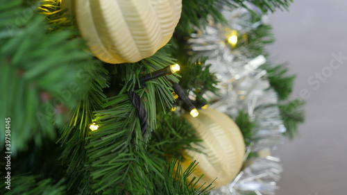 クリスマスツリーに飾った電飾