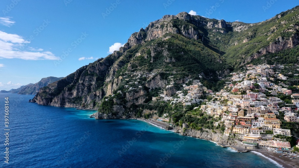 Fototapeta premium Blick auf Positano und die Amalfiküste