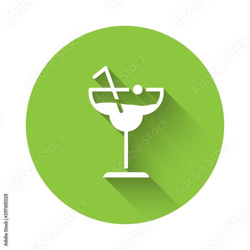 White Cocktail and alcohol drink icon isolated with long shadow. Green circle button. Vector.