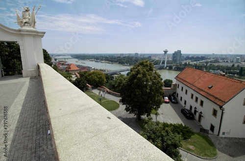 Aussicht von der Burg in Bratislava auf die Donau