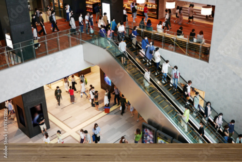 Papier peint ビルのエスカレーターの風景