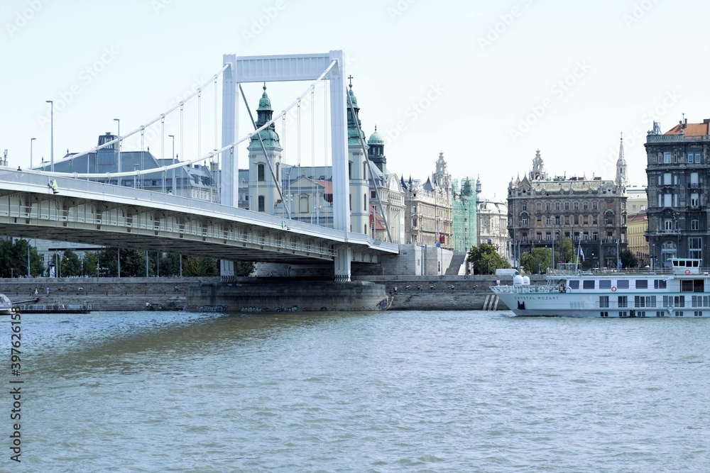 Obraz premium Brücke an der Donau
