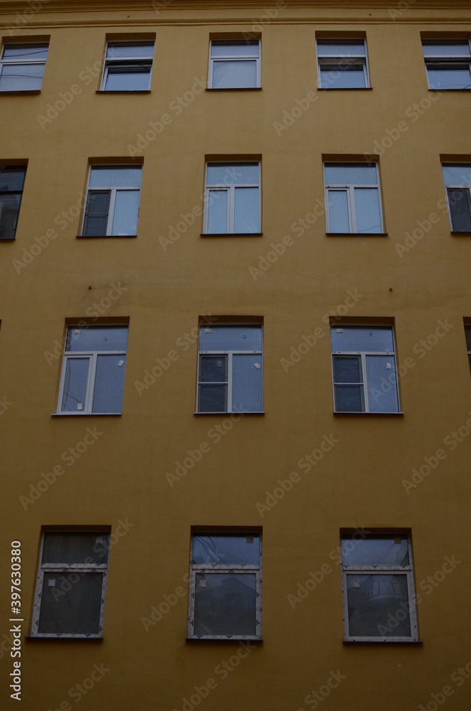 facade of a building in Saint-Peterburg