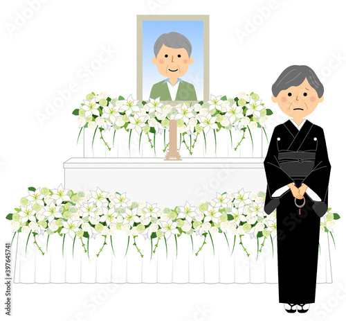 お葬式　祭壇と遺族