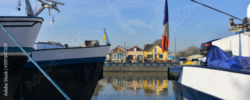 Schilderij op canvas Panoramique reflets sur l'Oise entre les péniches de Conflans-Sainte-Honorine (7