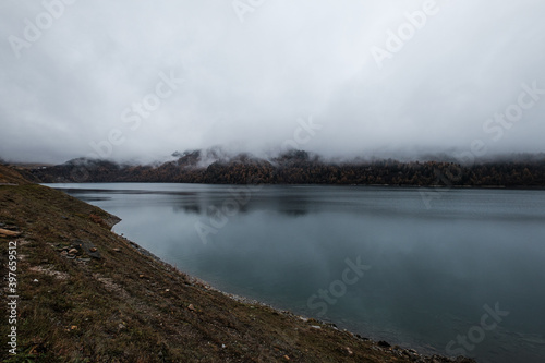 Nebel über dem Lago Ritom, Val Piora, Tessin