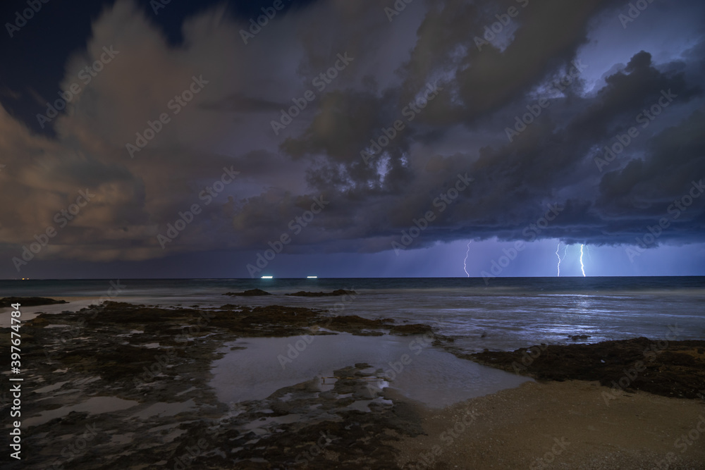 Naklejka premium Lightning storm om Mediterranean Sea