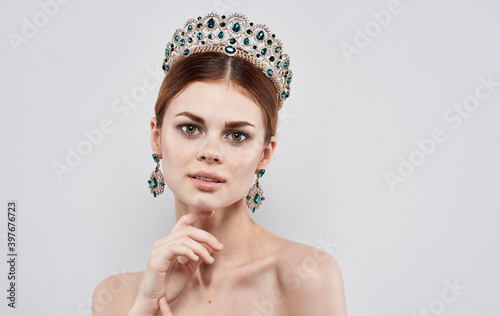 Pretty woman emotion jewelry charm luxury nude shoulders diadem jewelry