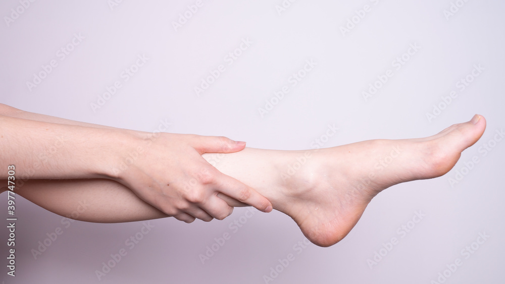 massage of leg muscles with hands, leg pain massage of leg muscles with hands, leg pain