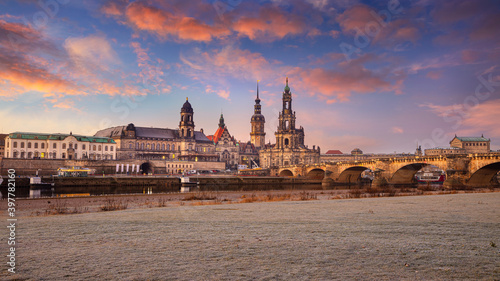 Obraz na płótnie Dresden, Germany. Cityscape image of skyline Dresden, Germany with Dresden Cathedral during beautiful sunset. w salonie