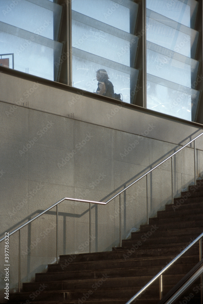 Fototapeta premium Im S-Bahnhof Potsdamer Platz, Berlin