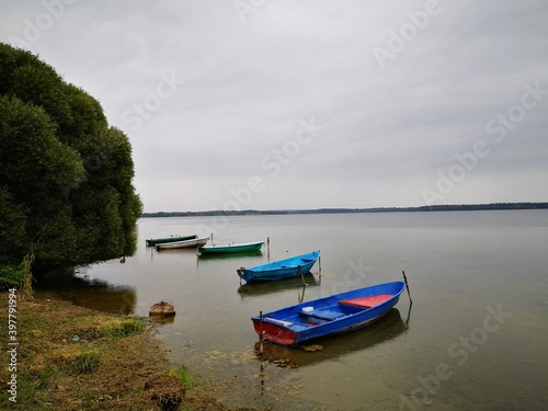 Fototapeta Naklejka Na Ścianę i Meble -  boats on the lake