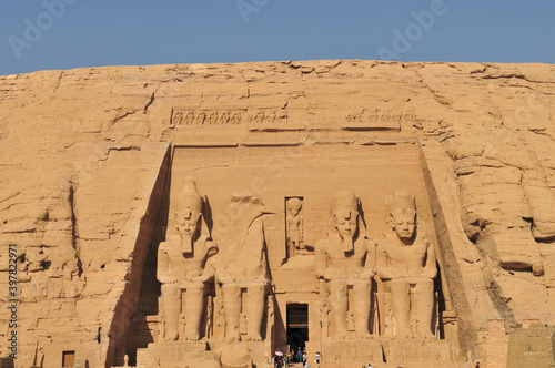 Obraz na płótnie Fassade of Abu Simbel temple, Aswan, Southern Egypt w salonie