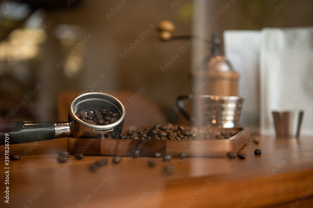 Equipment for brewing coffee with the drip method