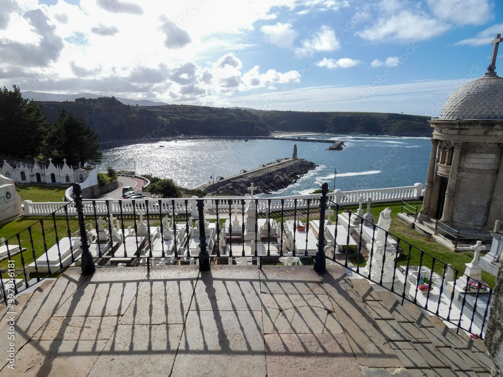 Fototapeta premium Luarca ​ es una parroquia española del concejo de Valdés, en el Principado de Asturias, España