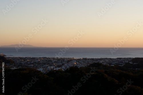 鎌倉の街並みと夕暮れ