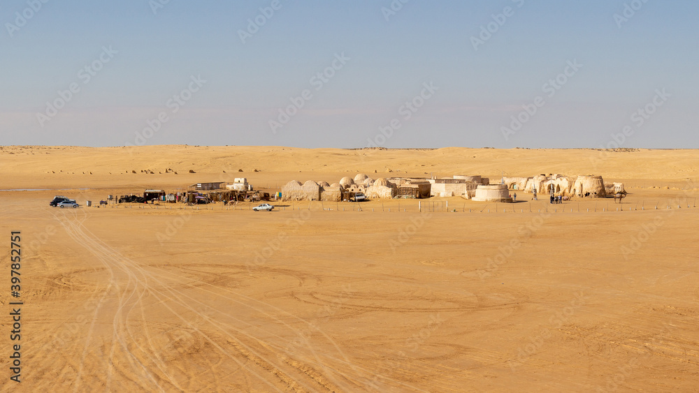 Obraz premium Ong Jemel Town at Sahara desert, Tunisia. The film Star Wars was filmed here. Settlement of the planet Tatooine
