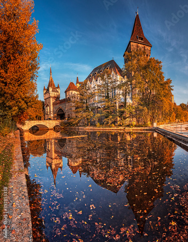 Canvas Print Famous Vajdahunyad Castle in Budapest, Hungary