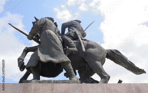  Monument  First of horsemen -sculptor E. Vucetich. Dedicated to the heroes of the Civil War  Rostov liberated from the White Guards in 1920