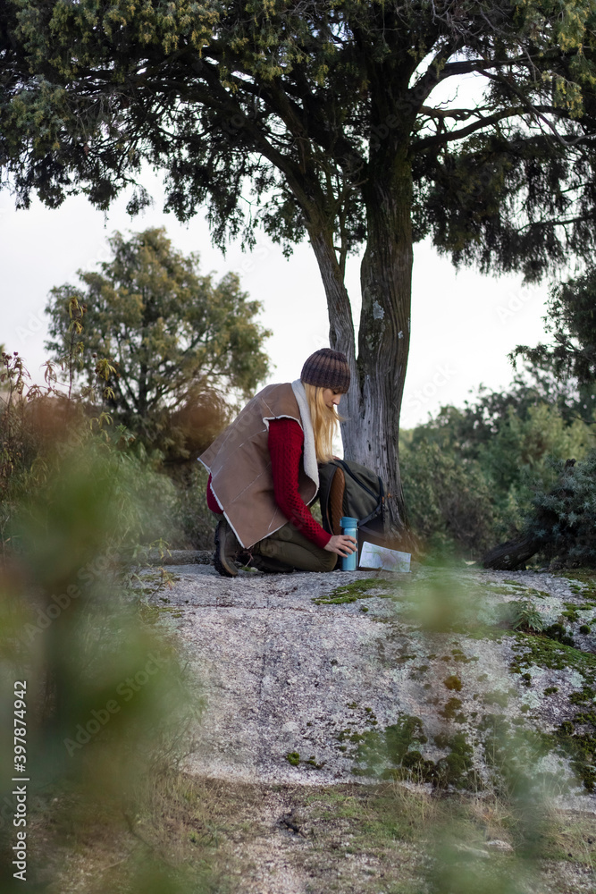 Fototapeta premium sitting under the tree