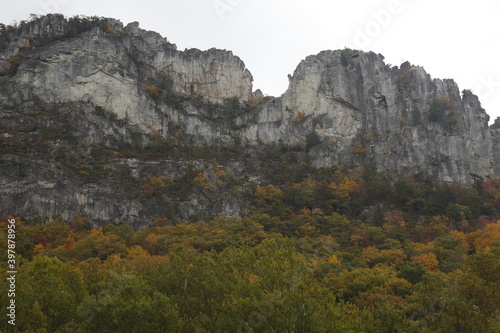 Paisaje otoñal Octubre Seneca Rocks WV USA