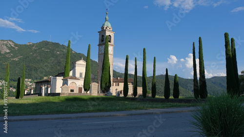 La chiesa di Sant'Abbondio a Gentilino nel comune di Collina d'Oro, Canton Ticino, Svizzera.