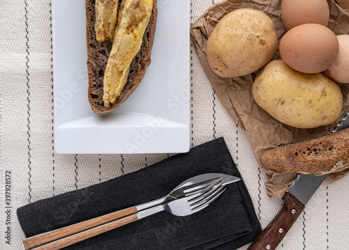 Wallpaper Mural Spanish omelette with home baked bread. Torontodigital.ca