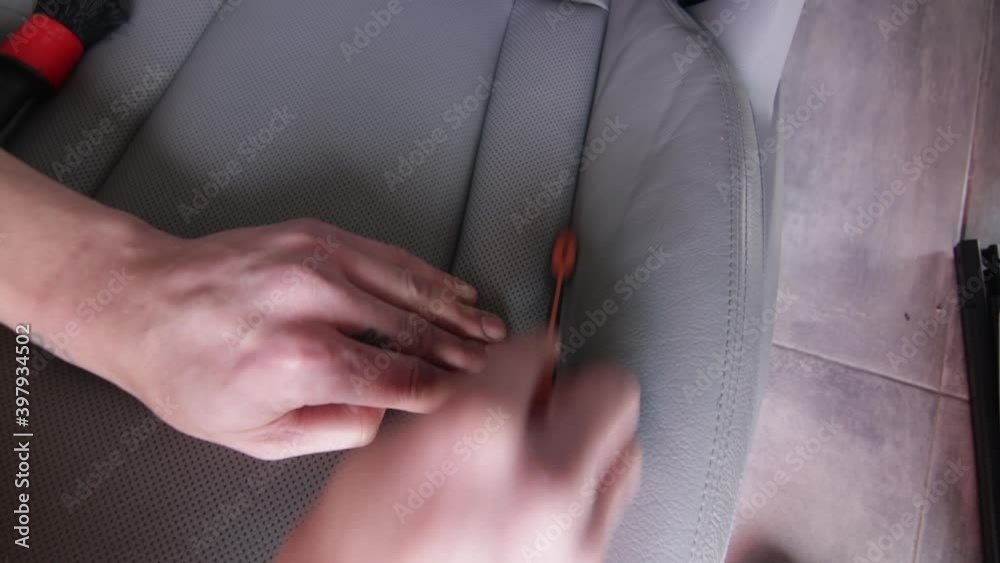 Wipe and polish leather seats from dust and dirt. Professional auto cleaning Wipe and polish leather seats from dust and dirt. Professional auto cleaning
