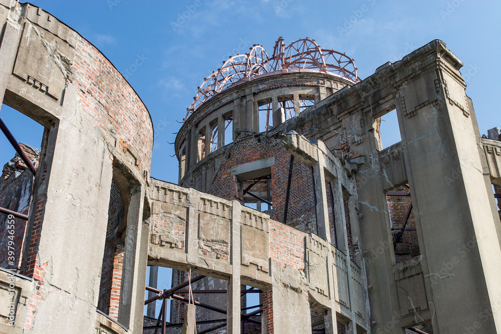 Obraz premium 原爆ドーム、広島平和記念碑、広島