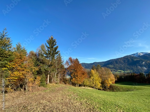 Schwaz Vomp Fiecht Tirol Österreich Kloster Benediktiner Abtei St. Georgenberg im Herbst